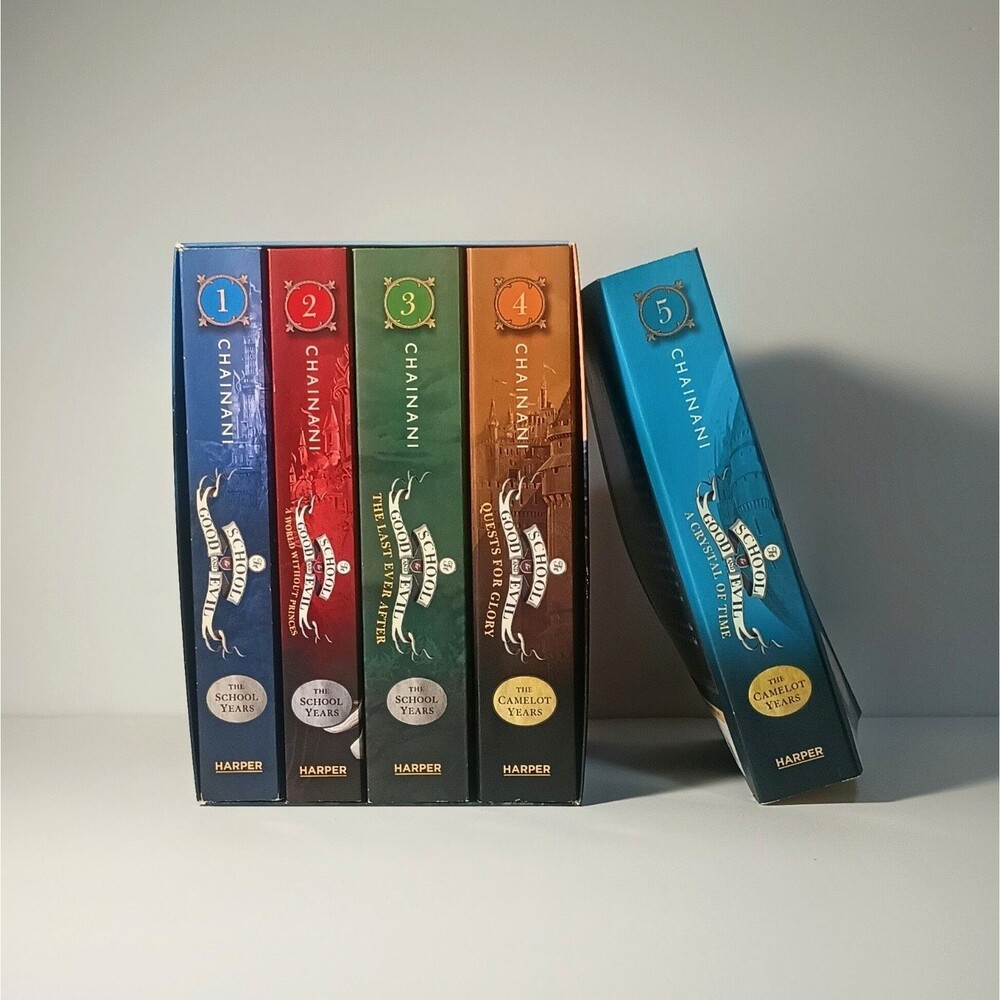 The School for Good and Evil: 1-5 Book Series Excellent Bulk Book Pack